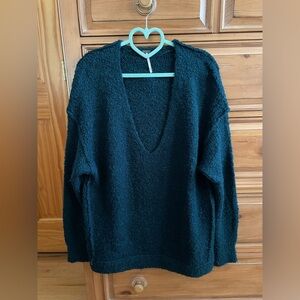 Women’s Free People Oversized V-Neck Forest Green Boucle Sweater NEVER WORN